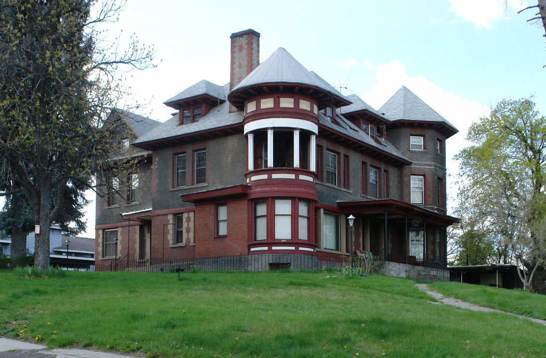 1305 W 5th Ave in Spokane, WA - Foto de edificio