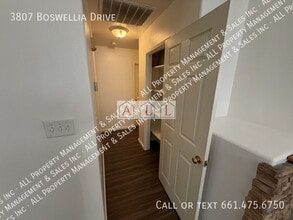 3807 Boswellia Dr in Bakersfield, CA - Building Photo - Building Photo