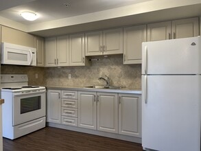 75 Emma in Oshawa, ON - Building Photo - Building Photo