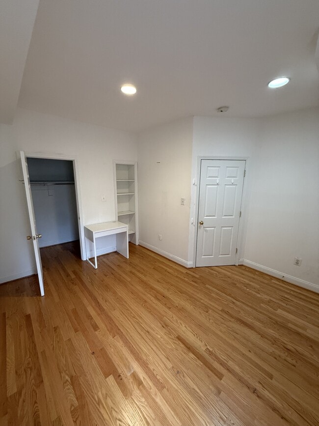 1450 Newton St NW in Washington, DC - Building Photo - Building Photo