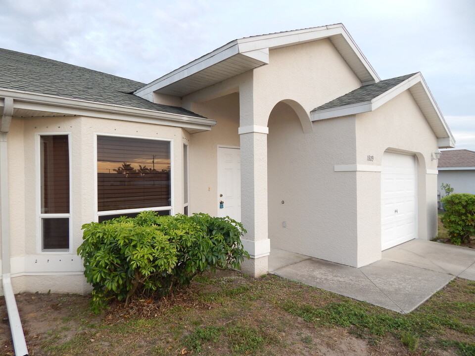 1809 Andalusia Blvd in Cape Coral, FL - Building Photo