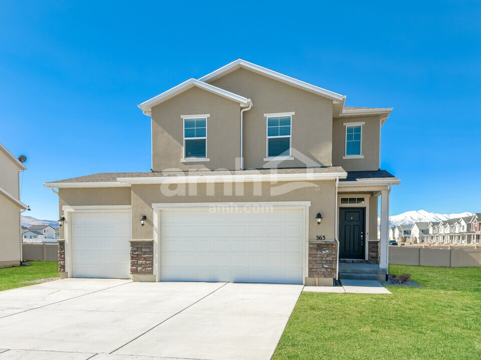 363 North St in Eagle Mountain, UT - Building Photo