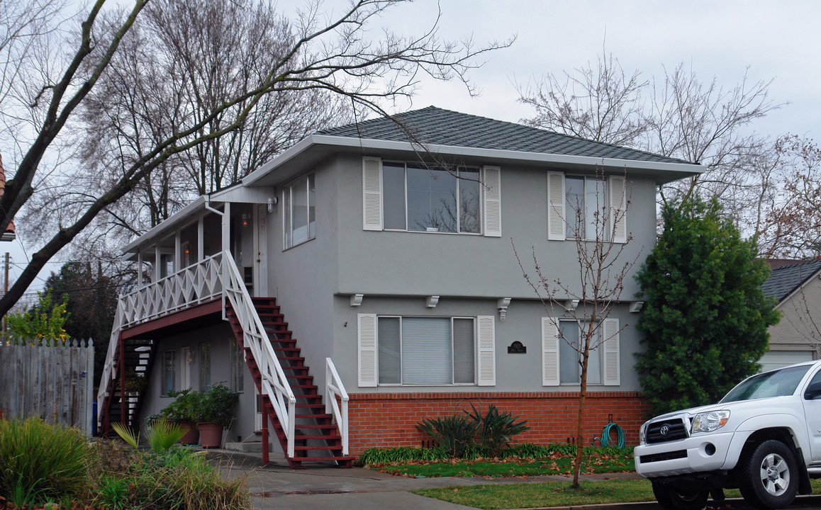 1921 26th St in Sacramento, CA - Foto de edificio