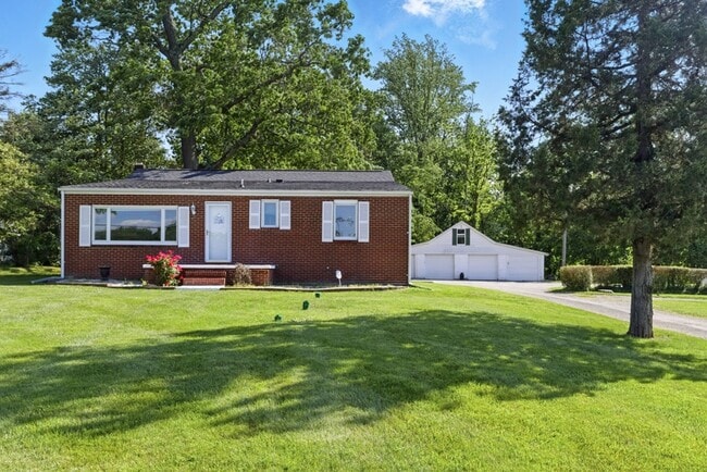 property at 795 Annapolis Rd