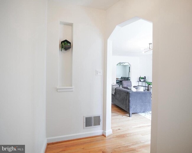 property at 5602 Hawthorne St