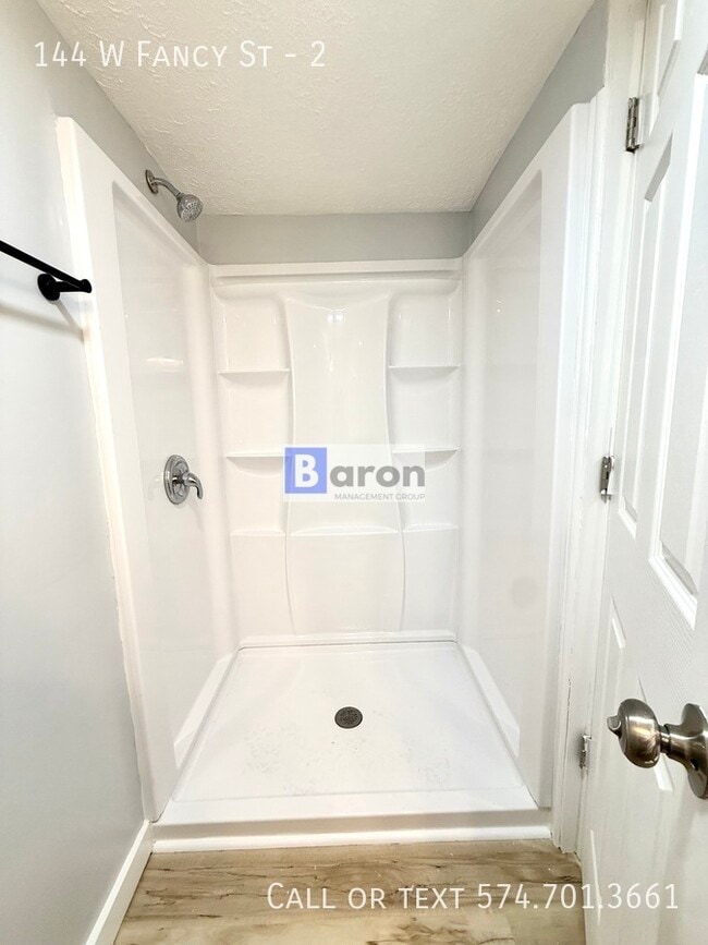 144 W Fancy St in Blanchester, OH - Building Photo - Building Photo