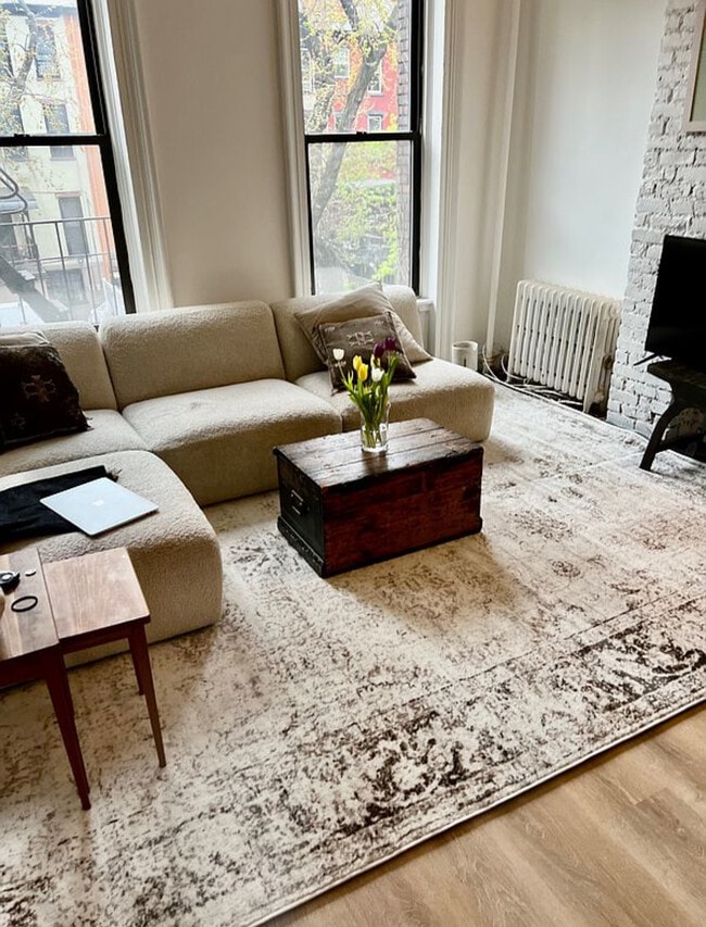 393 Clermont Ave, Unit 3RD FLOOR in Brooklyn, NY - Building Photo - Building Photo