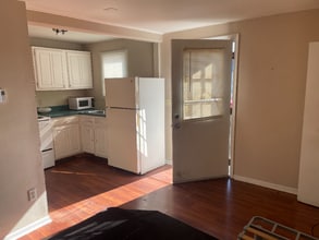 204 Main St in Stroudsburg, PA - Foto de edificio - Building Photo