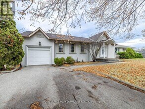 9 Robson Pl in Toronto, ON - Building Photo - Building Photo