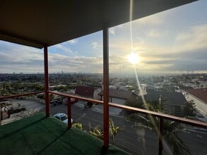 2052 N Terrace Dr, Unit 2052 in Signal Hill, CA - Building Photo - Building Photo