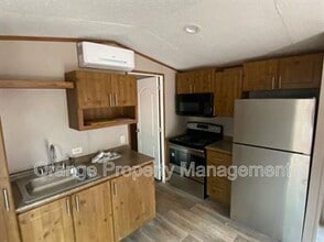 930 Cedar Village Ln in Seneca, SC - Building Photo - Building Photo