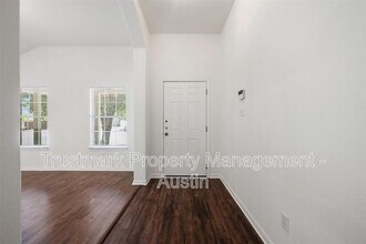 18513 Silent Water Way in Pflugerville, TX - Building Photo - Building Photo