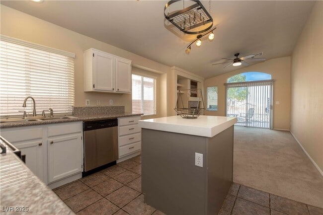 304 Silver Castle St in Las Vegas, NV - Building Photo - Building Photo