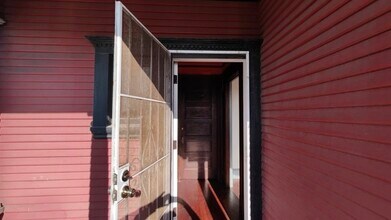 3334 Elmwood Ave, Unit Elmwood upstairs in Oakland, CA - Building Photo - Building Photo