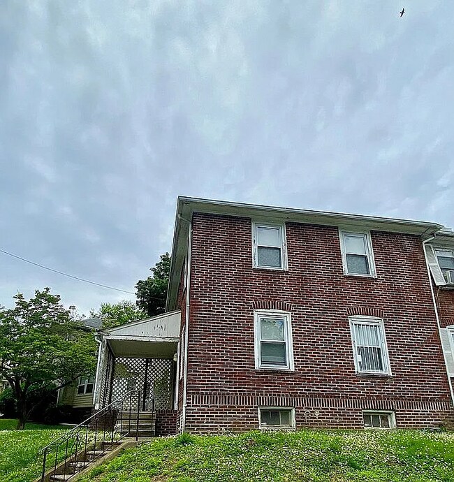932 E 15th St Rentals in Chester, PA