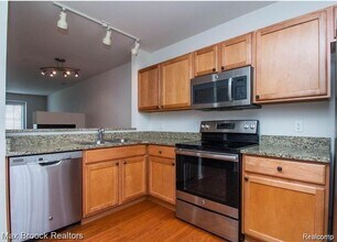 1404 Raliegh Pl in Troy, MI - Building Photo - Building Photo