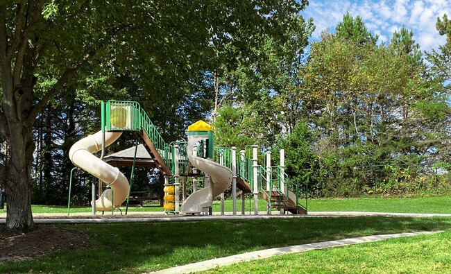 Lakes at Lincoln in Greensboro, NC - Building Photo - Building Photo