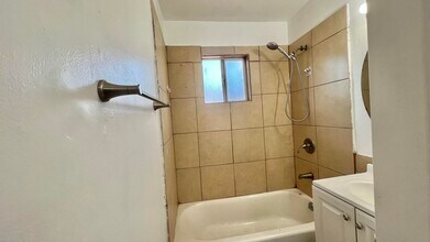45519 Cedar Ave in Lancaster, CA - Building Photo - Building Photo