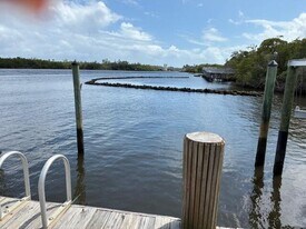 689 NE 6th Ct in Boynton Beach, FL - Building Photo