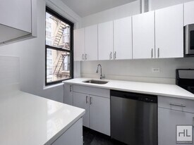 WEST 12 STREET in New York, NY - Building Photo