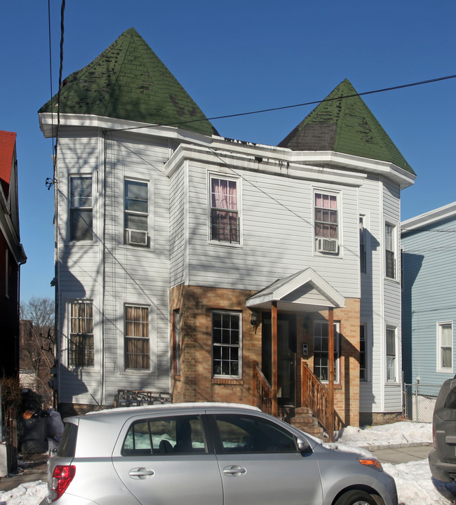 18 N Terrace Ave in Mount Vernon, NY - Foto de edificio