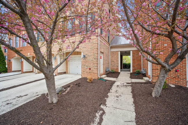 4647 Red Admiral Way in Fairfax, VA - Building Photo - Building Photo