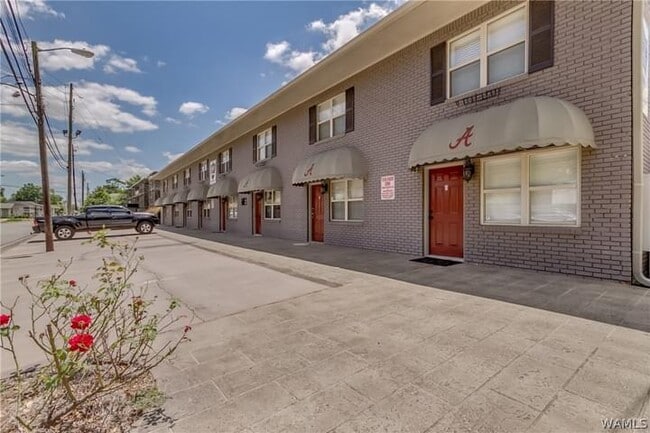 1100 14th Ave, Unit B7 in Tuscaloosa, AL - Foto de edificio - Building Photo