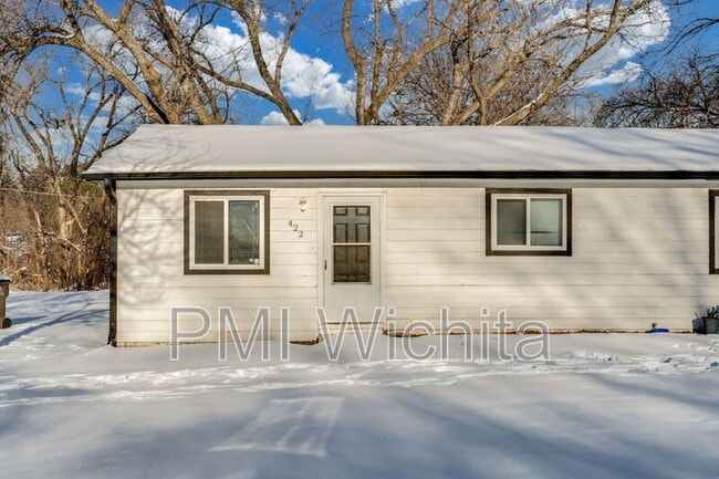 property at 422 W Mahoney Dr