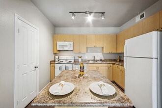 The Residences Of Holland Lake in Weatherford, TX - Foto de edificio - Building Photo