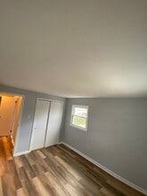 69 S Harrison Ave, Unit A in Iselin, NJ - Foto de edificio - Building Photo