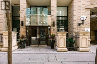 35-1235 Hayden St in Toronto, ON - Building Photo - Building Photo