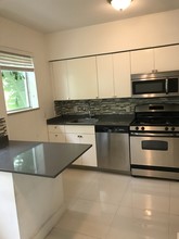 1198 Marseille Dr in Miami Beach, FL - Building Photo - Building Photo