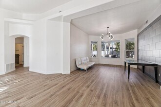 2732 E Hillery Dr in Phoenix, AZ - Building Photo - Building Photo