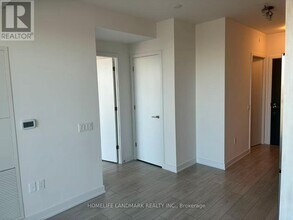 5858 Yonge St in Toronto, ON - Building Photo - Building Photo