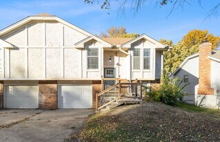 7400 NW 82nd St in Kansas City, MO - Building Photo