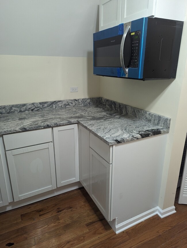 7042 S Kimbark Ave, Unit 3