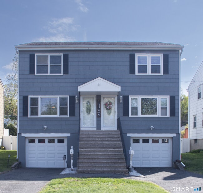 property at 31 Hollow Wood Ln