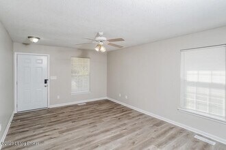 4021 Pacelli Pl in Worthington Hills, KY - Building Photo - Building Photo