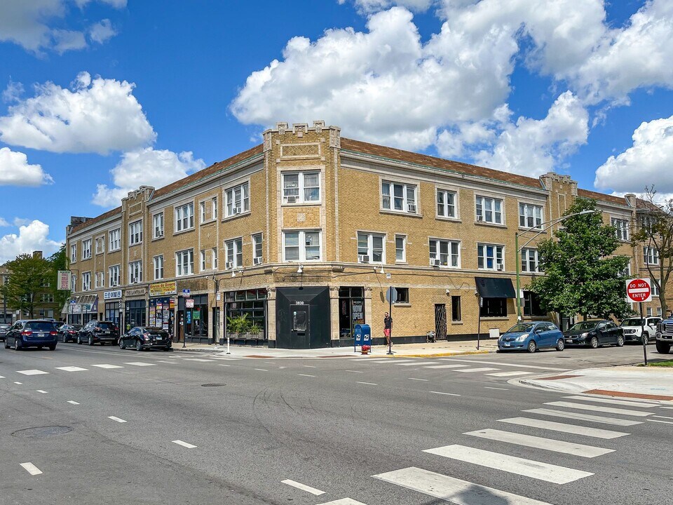 3836 W Lawrence Ave in Chicago, IL - Building Photo