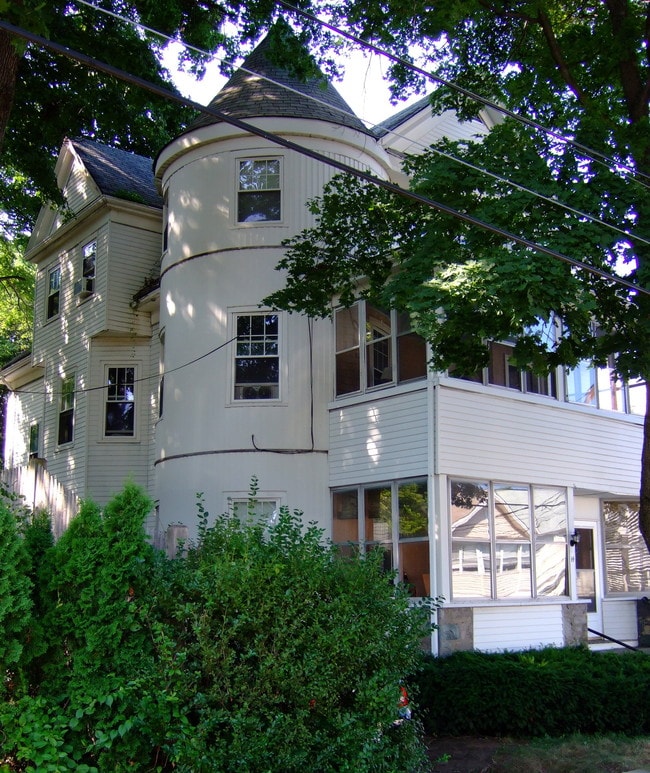 16 Burton St, Unit 16 Burton