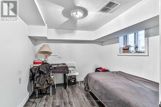 75 Fairfield Ave in Toronto, ON - Building Photo - Building Photo