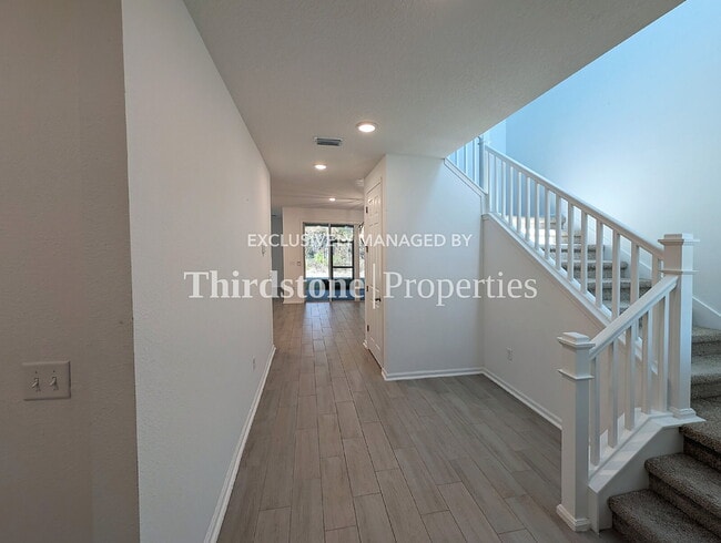 8225 Cedar Run Ln in Jacksonville, FL - Foto de edificio - Building Photo