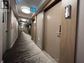 575 Bloor St E in Toronto, ON - Building Photo