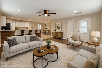 25723 S Hawes Rd in Queen Creek, AZ - Foto de edificio - Building Photo