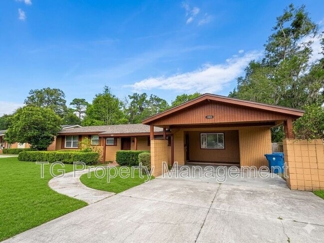 property at 1355 Lamanto Ave E