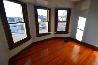 207 Park Ave-Unit -2nd Floor in Harrison, OH - Building Photo - Building Photo