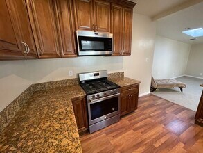 1552 Crater Ln in Los Angeles, CA - Building Photo - Building Photo