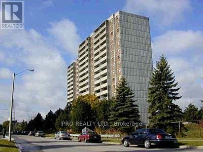 100-100 Prudential Dr in Toronto, ON - Building Photo