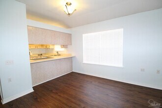 1128 Sweetbriar St in Ensley, FL - Building Photo - Building Photo