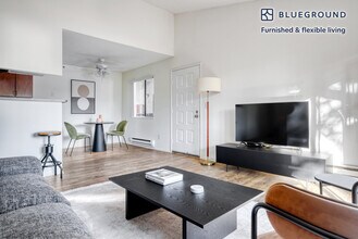 1600 Villa St in Mountain View, CA - Building Photo - Building Photo